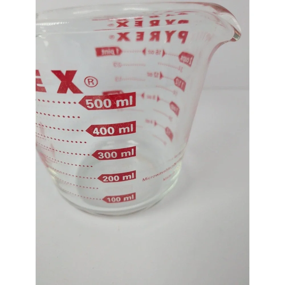 Pyrex 2-Cup  1 Pint Vintage Red Lettered Glass Measuring Cup.